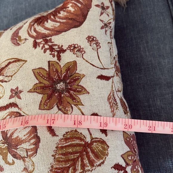 🍁Decorative Fall Lumbar Pillow 🍂 - Picture 8 of 11